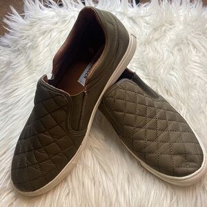 Steve Madden Ellen Fabric and Faux Leather Slip On Style Shoes